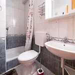 דירה In With Balcony, Air Condition, Wifi