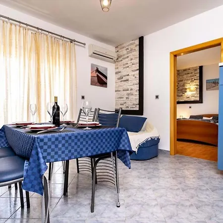 In With Balcony, Air Condition, Wifi 아파트 로파르