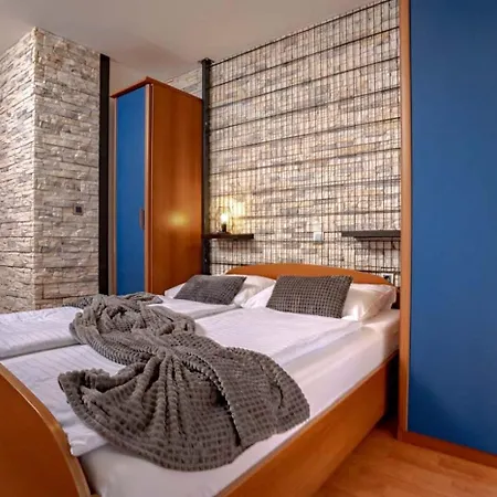 In With Balcony, Air Condition, Wifi * 로파르