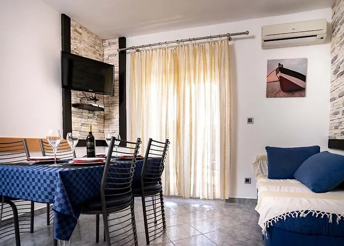 In With Balcony, Air Condition, Wifi 로파르