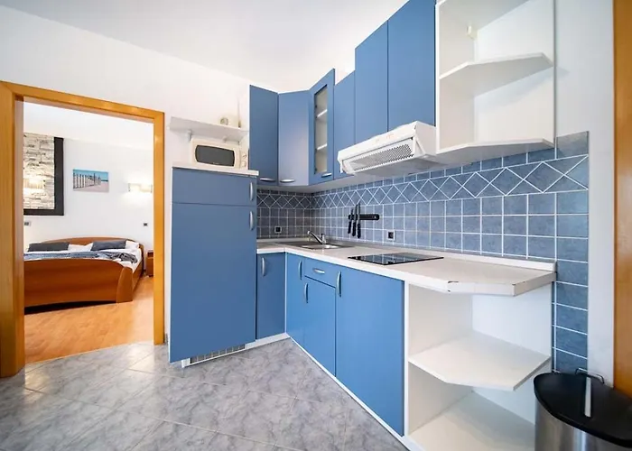 아파트 In With Balcony, Air Condition, Wifi *