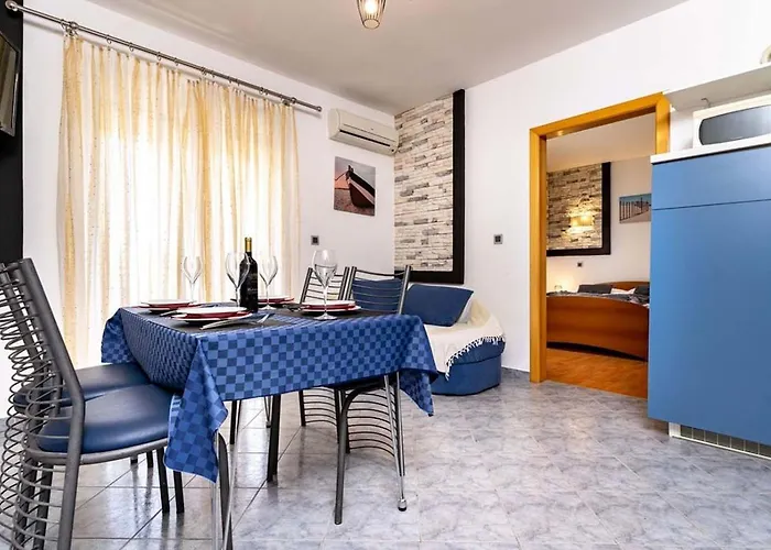 In With Balcony, Air Condition, Wifi 아파트 로파르