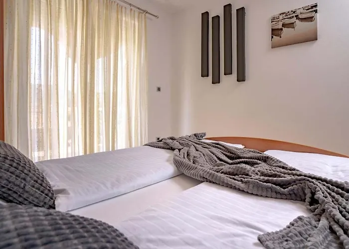 In With Balcony, Air Condition, Wifi * 로파르